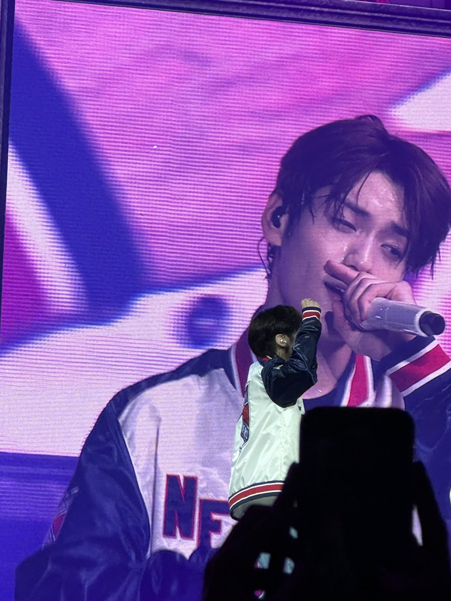 Fangirl4bands's tweet photo. Soobin!!!!!!! #soobin #수빈 #txt #act_promise #act_promise_nyc #TXT_in_New_York https://t.co/oayBpze3NU