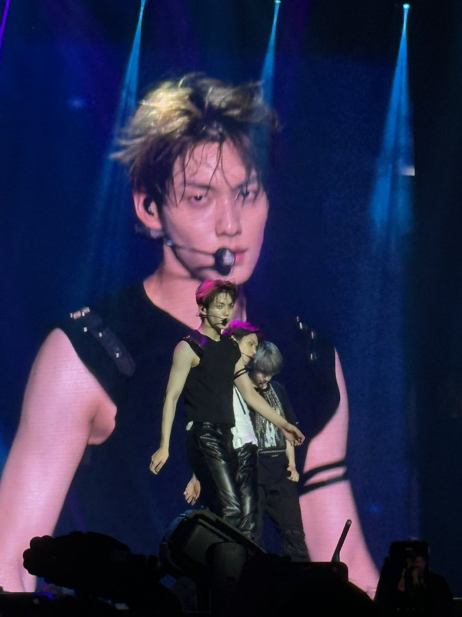 Fangirl4bands's tweet photo. Soobin!!!!!!! #soobin #수빈 #txt #act_promise #act_promise_nyc #TXT_in_New_York https://t.co/oayBpze3NU