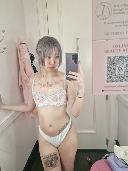 yeah its pink 😳 https://t.co/Y413VPC3Ce