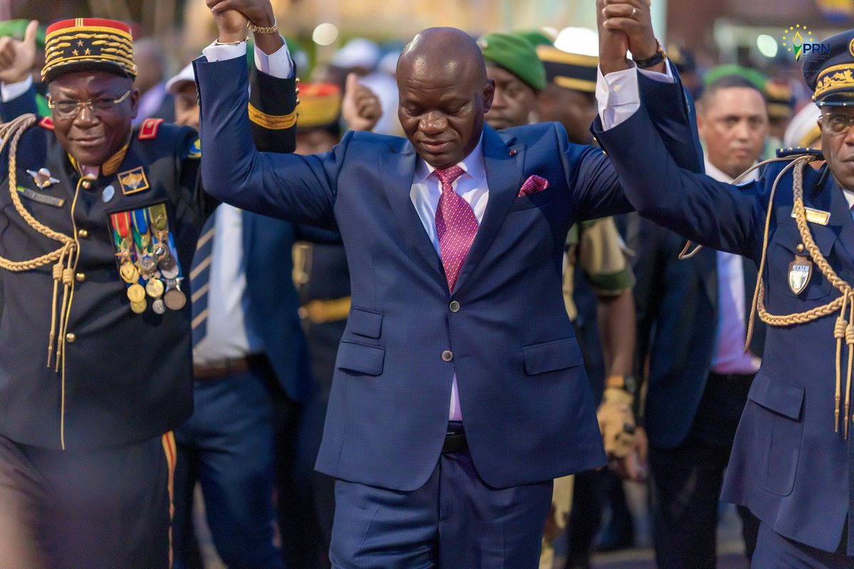 PrnGabon's tweet photo. Retour du Président de la Transition, le Général @oliguinguema et de son épouse, Madame @ZitaOligui à Libreville.

Ensemble, Construisons !

#PRNGabon #CTRI #comeback https://t.co/19kHvF2f4S