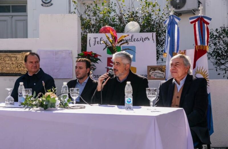 radiocentromj's tweet photo. El Hospital Abel Ayerza celebró sus 100 años • En la mañana de hoy, el director del Hospital de la ciudad, Eduardo Foresi, dialogó con Marcelo Volpi en Puertas Abiertas luego del festejo del Centenario de la institución. 🎙️Nota completa:
https://t.co/7Q2jwnkTQq https://t.co/wnrOMTDhFi
