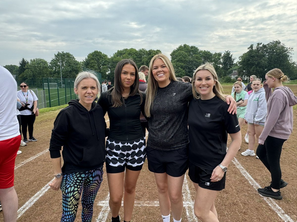 GHS_BruceHouse's tweet photo. ✨✨✨Bruce Bulletin✨✨✨

Our Brilliant Bruce staff represented us in the inter-house staff relay at Sports Day last week - they were AWESOME!!! Thanks so much to all involved https://t.co/cByOTogvJd