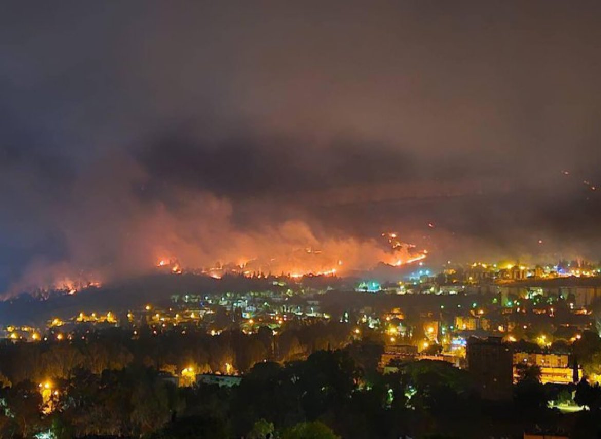 VividProwess's tweet photo. The North of Israel is burning.💔

Pray for Israel.🙏 https://t.co/6cG3lgKS60