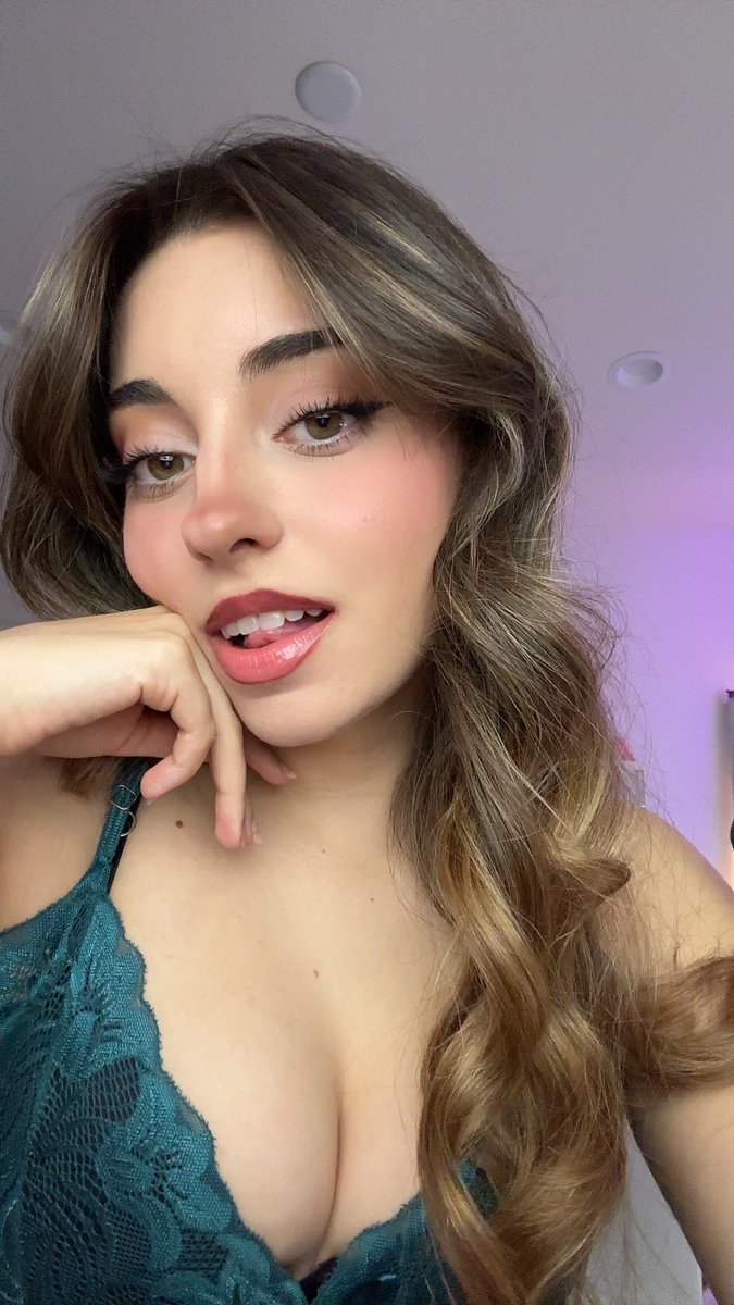 officialslayeas's tweet photo. dbd x dnd!!! streaming all day &amp; dlc giveaways <3 https://t.co/J9m3fSkzxt https://t.co/57OWOFMhhy
