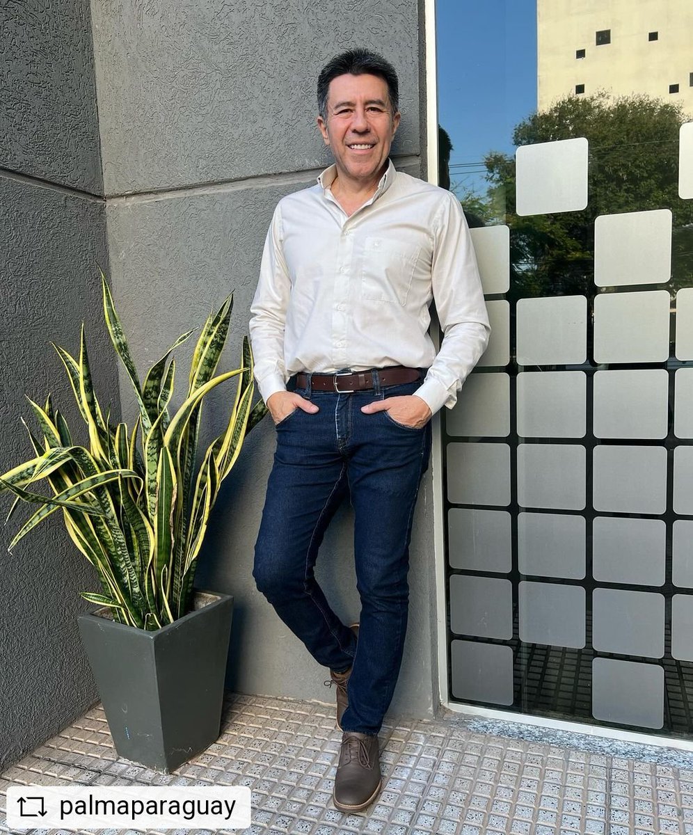 Lunes con mucha elegancia 😜😎

Darío González ya te hace compañía con su #CalorTropical 🎶📻 súmate a la frecuencia bailable 💃🏻