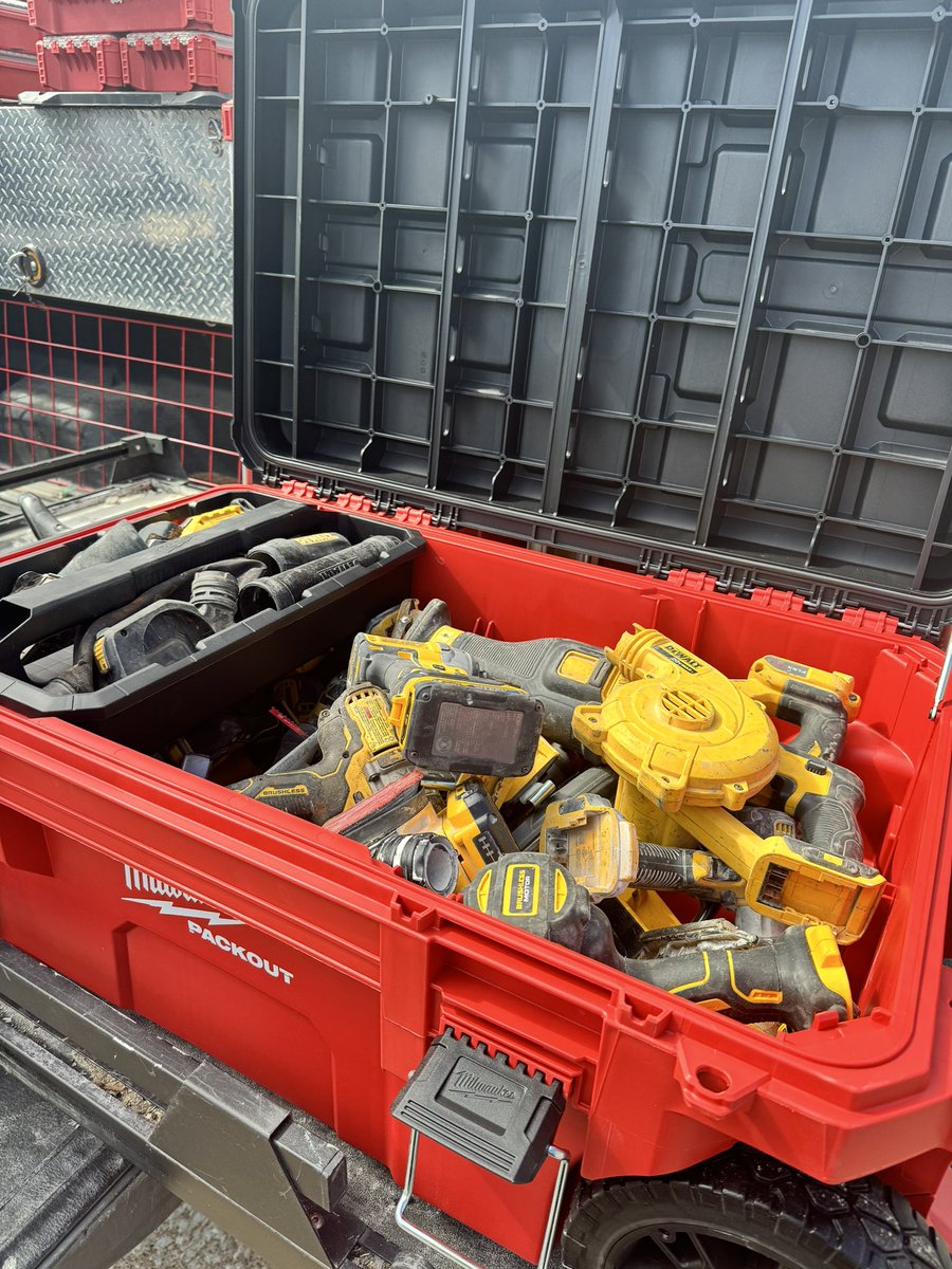 TFSimba's tweet photo. @MilwaukeeTool I’ve got one serious issue with my Packout setup. Any chance you want to help solve this? https://t.co/S0zLEwxrvi