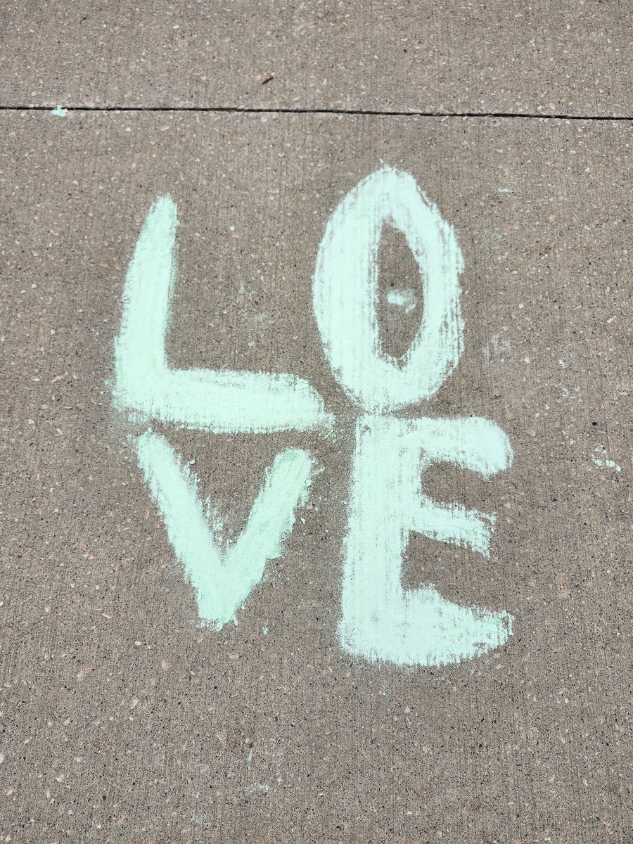 CatherineSprat3's tweet photo. At Castle Oaks, we are inclusive and accepting of everyone. Love wins over hate! 🏳️‍🌈❤️🧡💛💚💙💜 https://t.co/Z8wHZ1ases