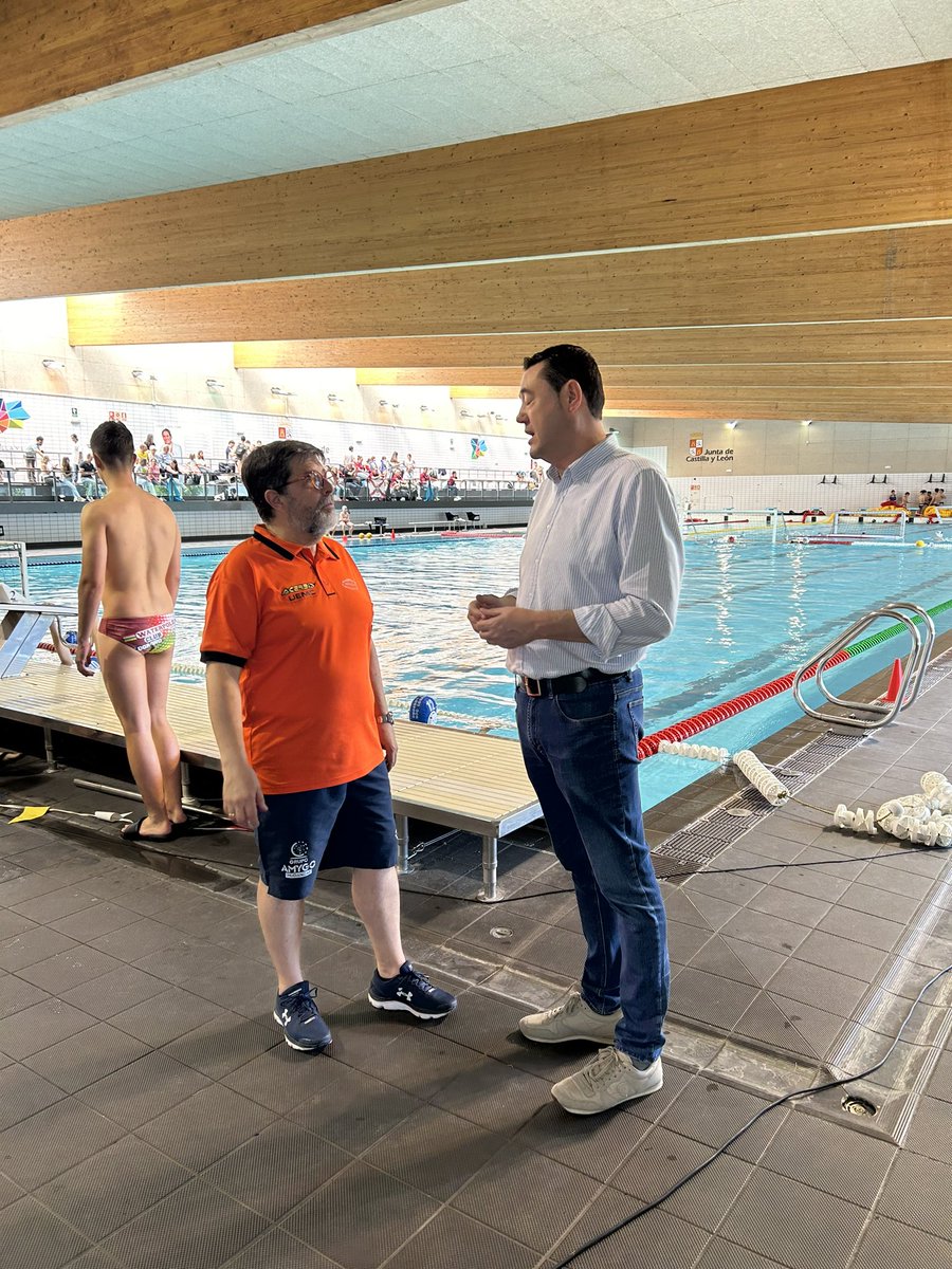 Waterpolopucela's tweet photo. Triunfo del @WaterLogrono en la Copa de #Waterpolo de #CastillayLeón en todas las categorías 
Nuestros 🤽🤽‍♂️quedaron subcampeones 
Nos visitó Javier González, diputado de Deportes de @dipvalladolid https://t.co/rBMU4KPME4