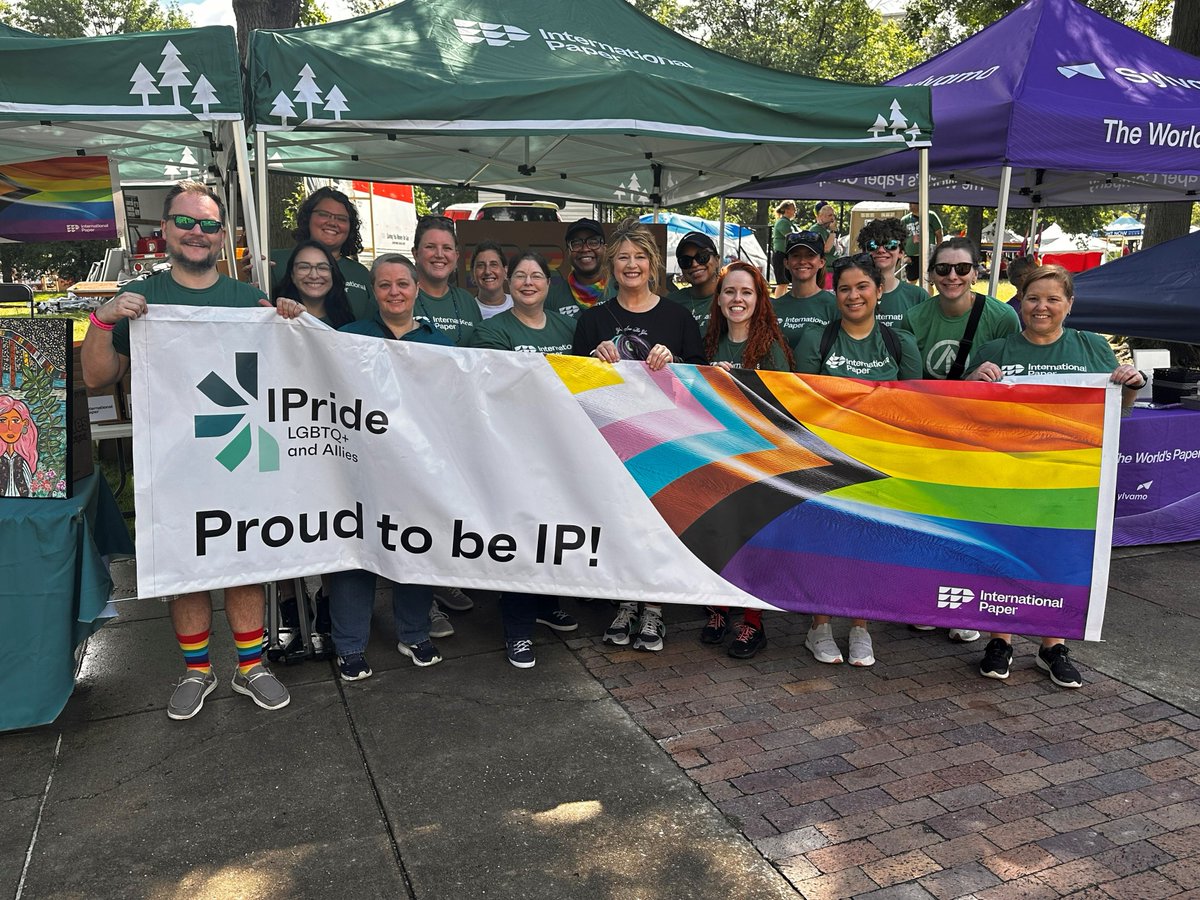 IntlPaperCo's tweet image. Over the weekend, we were #ProudtobeIP at the Mid-South Pride Festival in Memphis! Thank you to our volunteers and IPride Employee Networking Circle for contributing to our culture of diversity and inclusivity at IP.