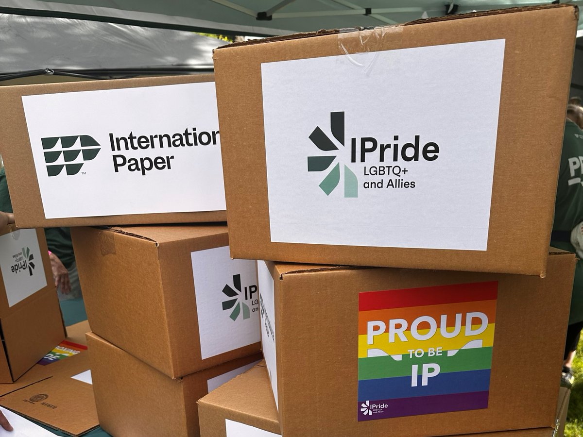 IntlPaperCo's tweet image. Over the weekend, we were #ProudtobeIP at the Mid-South Pride Festival in Memphis! Thank you to our volunteers and IPride Employee Networking Circle for contributing to our culture of diversity and inclusivity at IP.