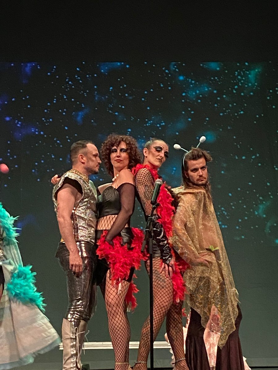 Resaca emocional🤩!Ha sido una temporada 🎭 que no podía finalizar sin una gran fiesta🎈🎉 como la de ayer. Gracias a los compañeros de Aula de Teatre de <a href="/Kursaalmanresa/">Kursaal Manresa</a> por hacerlo posible! Gracias también a  los que compartieron este día conmigo🥰!
Next  season is coming...🔜