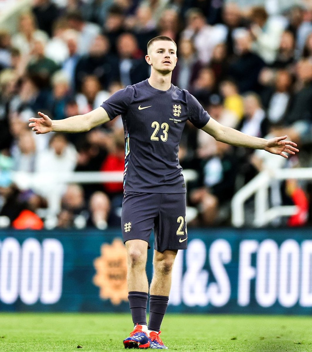 🌹 #OneOfOurOwn 

Proud of you, <a href="/AdamWharton10/">Adam Wharton</a> 💙🤍

#Rovers 🔵⚪️