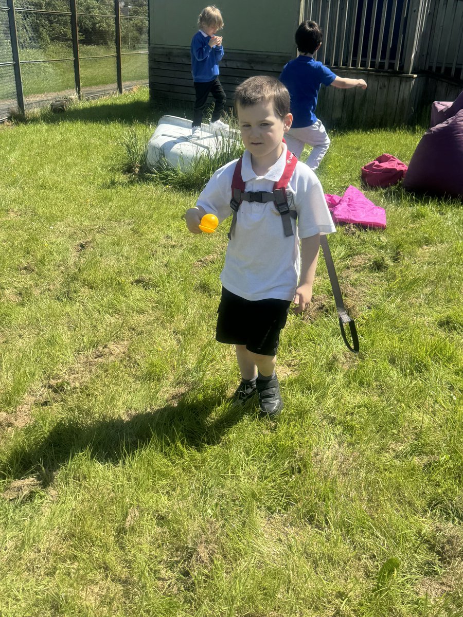 DeanburnPS_EP's tweet photo. Health Week, Day 1!
We made torches and medals for our Olympic Parade, practised sports day games and played rugby 🏉. #DPSHealthWeek2024 https://t.co/5kgtzCPkc9