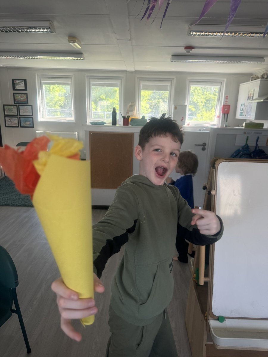 DeanburnPS_EP's tweet photo. Health Week, Day 1!
We made torches and medals for our Olympic Parade, practised sports day games and played rugby 🏉. #DPSHealthWeek2024 https://t.co/5kgtzCPkc9