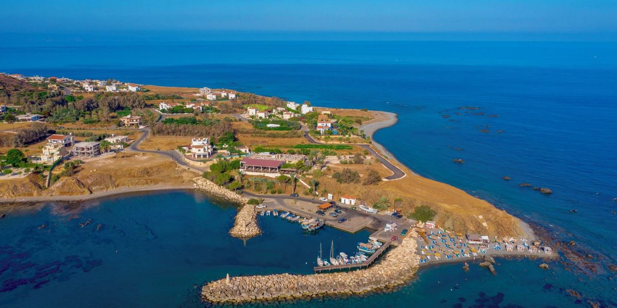 YianisCY's tweet photo. #Pomos #Cyprus 

                     💛🇨🇾💛 https://t.co/2LSIPgL6UE