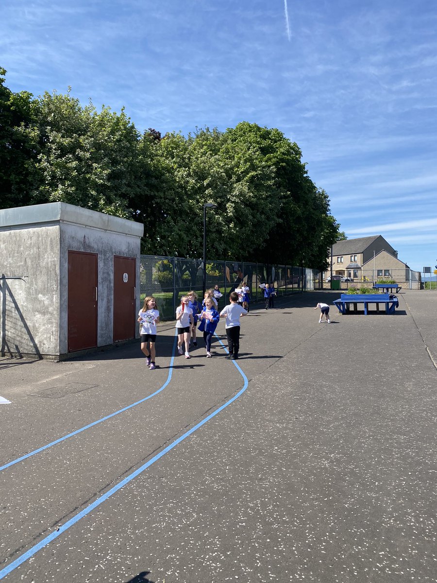 DeanburnPSP6MC's tweet photo. Enjoying the Olympic Parade in the sun! What do you think of our flags and banners? We have crammed so much into Day 1 of #DPSHealthWeek24. Who’s excited for tomorrow’s activities?! 😃 https://t.co/3K2MmXd8vM