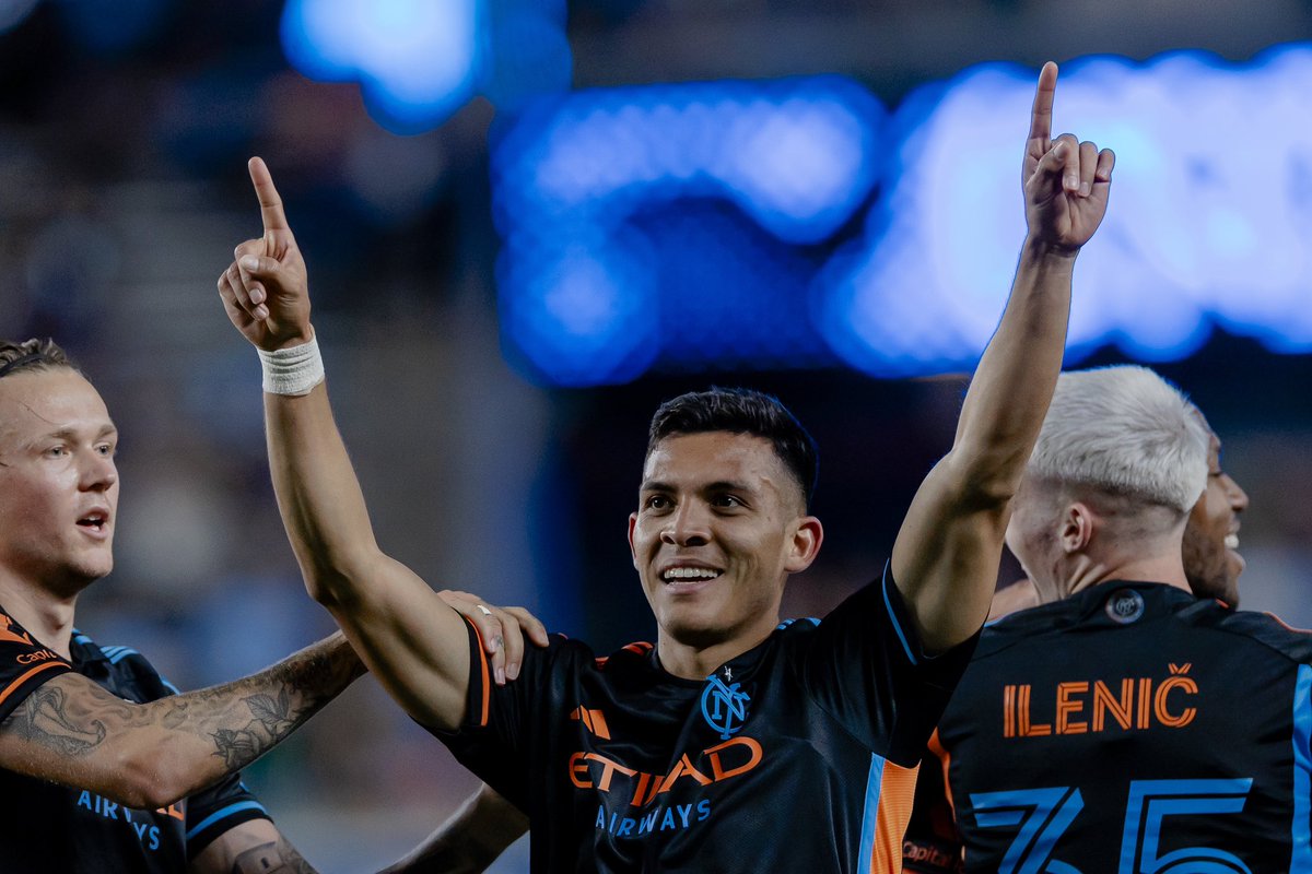 Alonso Martínez tweet media