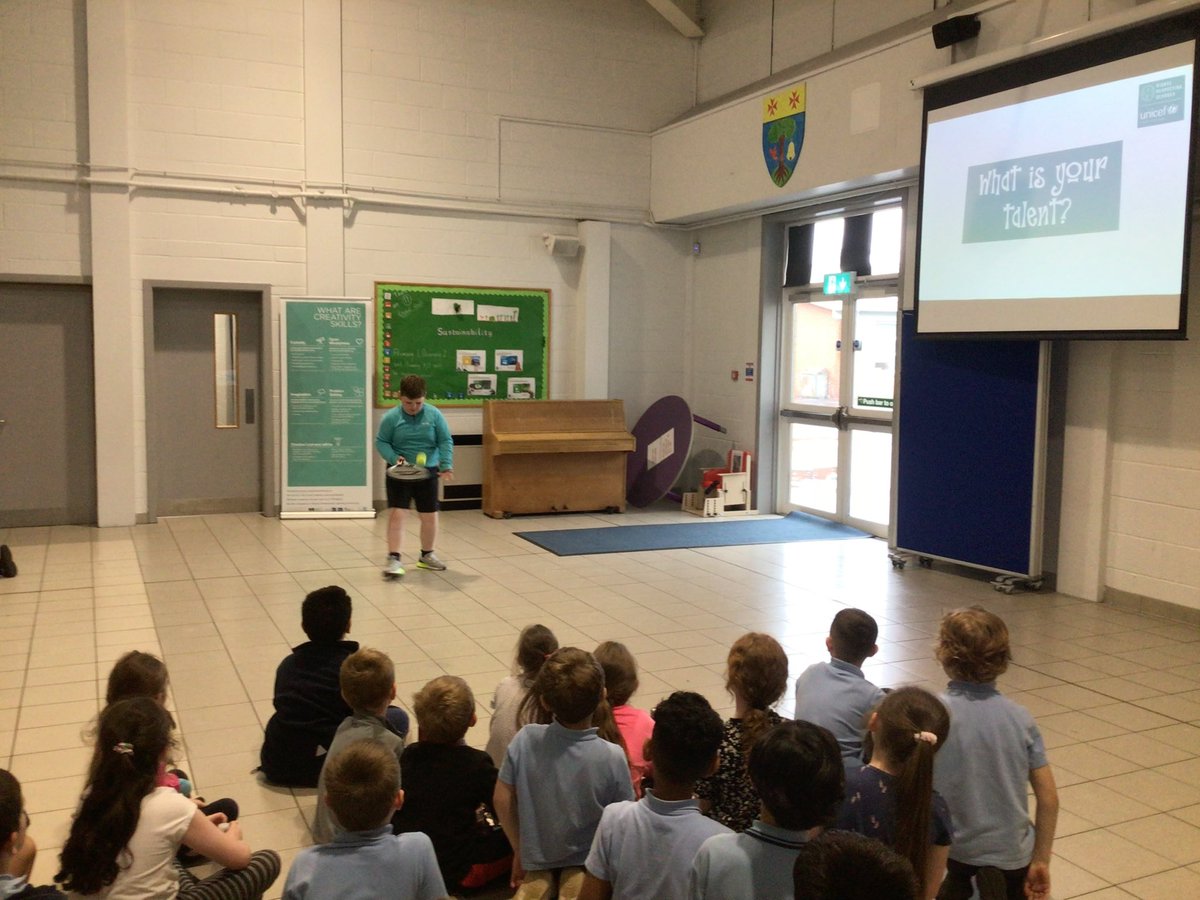 What’s your talent? In assembly, we’ve been looking at Article29: the right to have an education that develops our personalities, talents &amp; abilities.We listed all the ways @KnightswoodP we gain these opportunities.Then some confident individuals showcased their talents⭐️ #RRSA