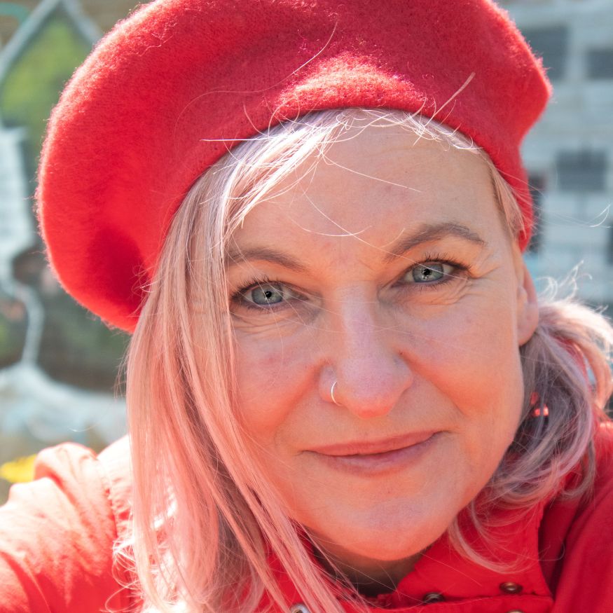 Islington_PT's tweet photo. Really excited to kick start #BetheChange with sessions on applied theatre/social justice processes &amp; games with Tony Cealy &amp; the #Rebelclown as Activist with Robyn Hambrook. There are still places available on the project. See the website for details to secure your place! https://t.co/ut2UEhIm9c