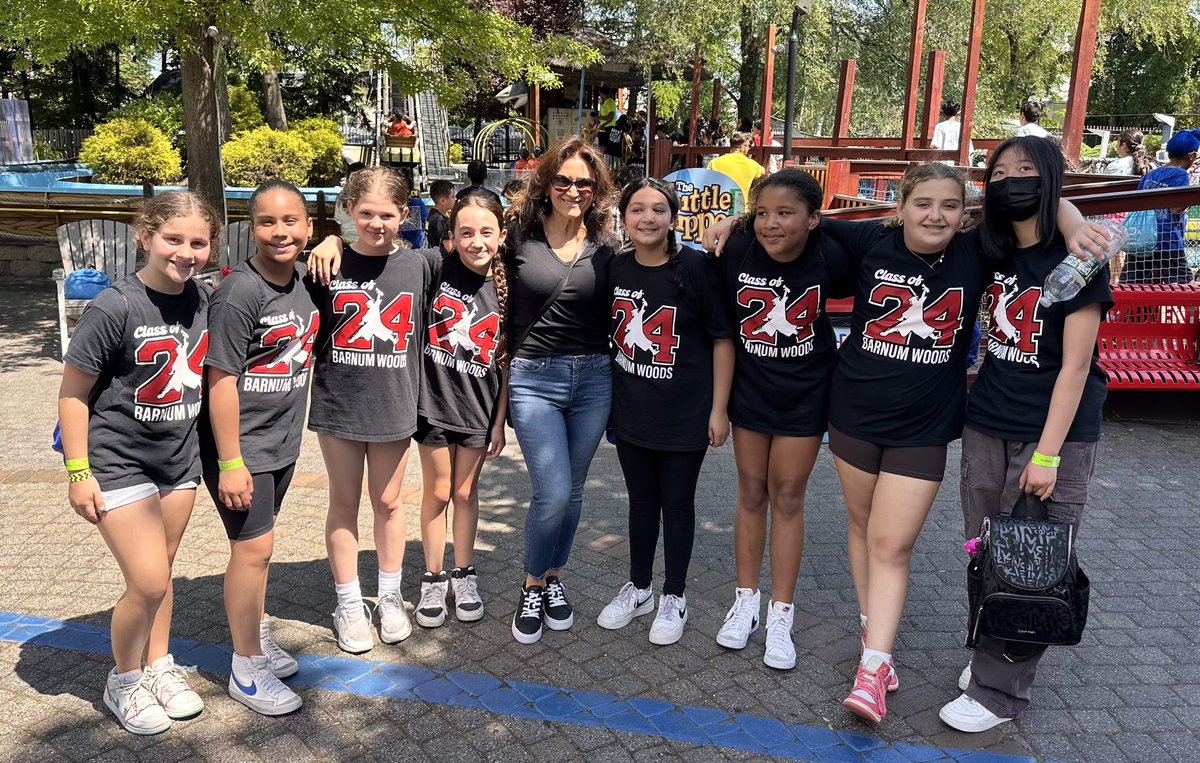BarnumWoods's tweet photo. The fifth grade graduates from all five East Meadow Elementary Schools had a BLAST today at Adventureland! There were smiles all around as they enjoyed an exciting day of thrill rides, attractions, and fun games! @emeadowschools #adventureland #grade5fun https://t.co/VpVDsQYGoj