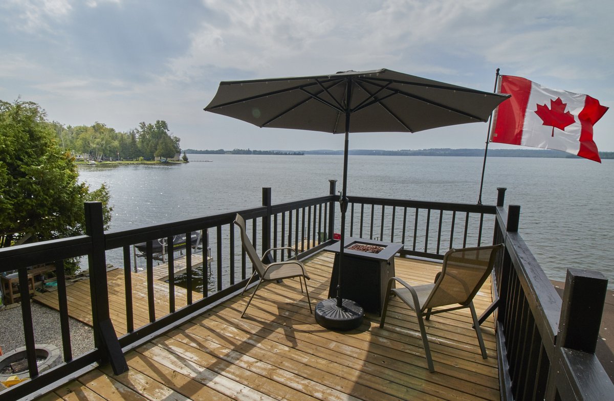 JesseFarb's tweet photo. Escape to serenity on Rice Lake! Experience stunning sunsets, fishing, boating, and swimming minutes from charming Hastings. Listed at $650,000, contact me to arrange for a private tour.

Visit https://t.co/nNZb3XZzI2 for more details https://t.co/7HgGUVwZ8Z