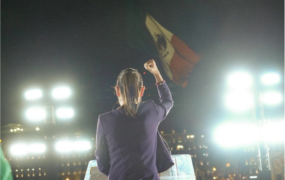 Representas el sueño de la Brianda de niña 
Y a la lucha de la Brianda de ahora

¡Felicidades Presidenta! <a href="/Claudiashein/">Claudia Sheinbaum Pardo</a> 

200 años sin ninguna presidenta, hoy harás el futuro con todas las que vengan; 65 hombres antes que tú, todas las mujeres después de ti.