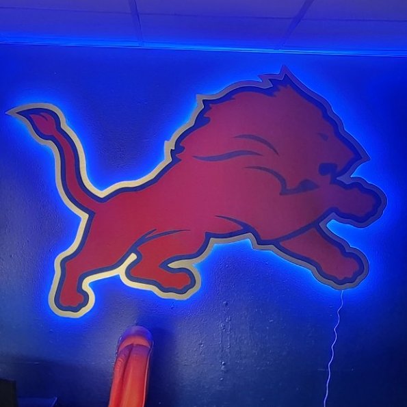 waterboy_tx's tweet photo. It's a Great Day to Be a Lion @HendersonISD @bsnsports @bsnsports_tx

#webrandbig #athletics #sports #sportsbranding #waterboygraphics #customdoors #customentrances #customwindows #windscreens #customgraphics #bsnsports #henderson #lions https://t.co/dWSBKjO0MB