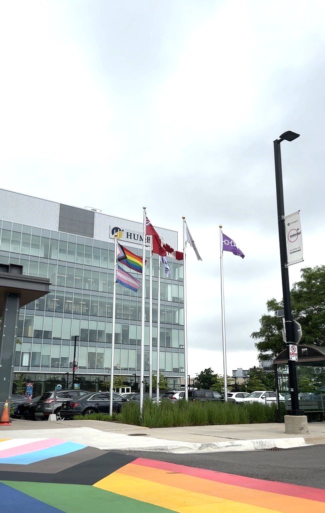 Today, we celebrate the beginning of #PrideMonth with the annual Opening Ceremony and Pride Flag Raising in solidarity and support for the 2SLGBTQIA+ community. Take part in Pride events during the rest of the month: bit.ly/3yyDeJp @humberlgbtq @BSSEHumber