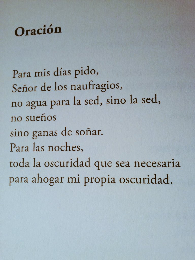 Lorenzo_Olivan's tweet photo. Dos poemas de Piedad Bonnett, Premio Reina Sofía de Poesía

"No hay cicatriz, por brutal que parezca,
que no encierre belleza" https://t.co/kAVkjmHVbJ