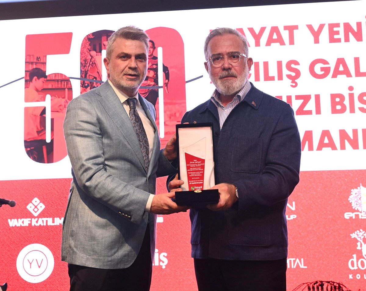 firatgorgel's tweet photo. Grup Başkanvekilimiz Bahadır Yenişehirlioğlu, Milletvekilimiz Yücel Arzen, kıymetli sanatçı Hülya Koçyiğit, Valimiz ve İl Başkanımız ile Hayat Yeniden Vakfı açılış galası ve Kırmızı Bisiklet Projesi lansmanına katıldık. https://t.co/01UUDQ1qM1