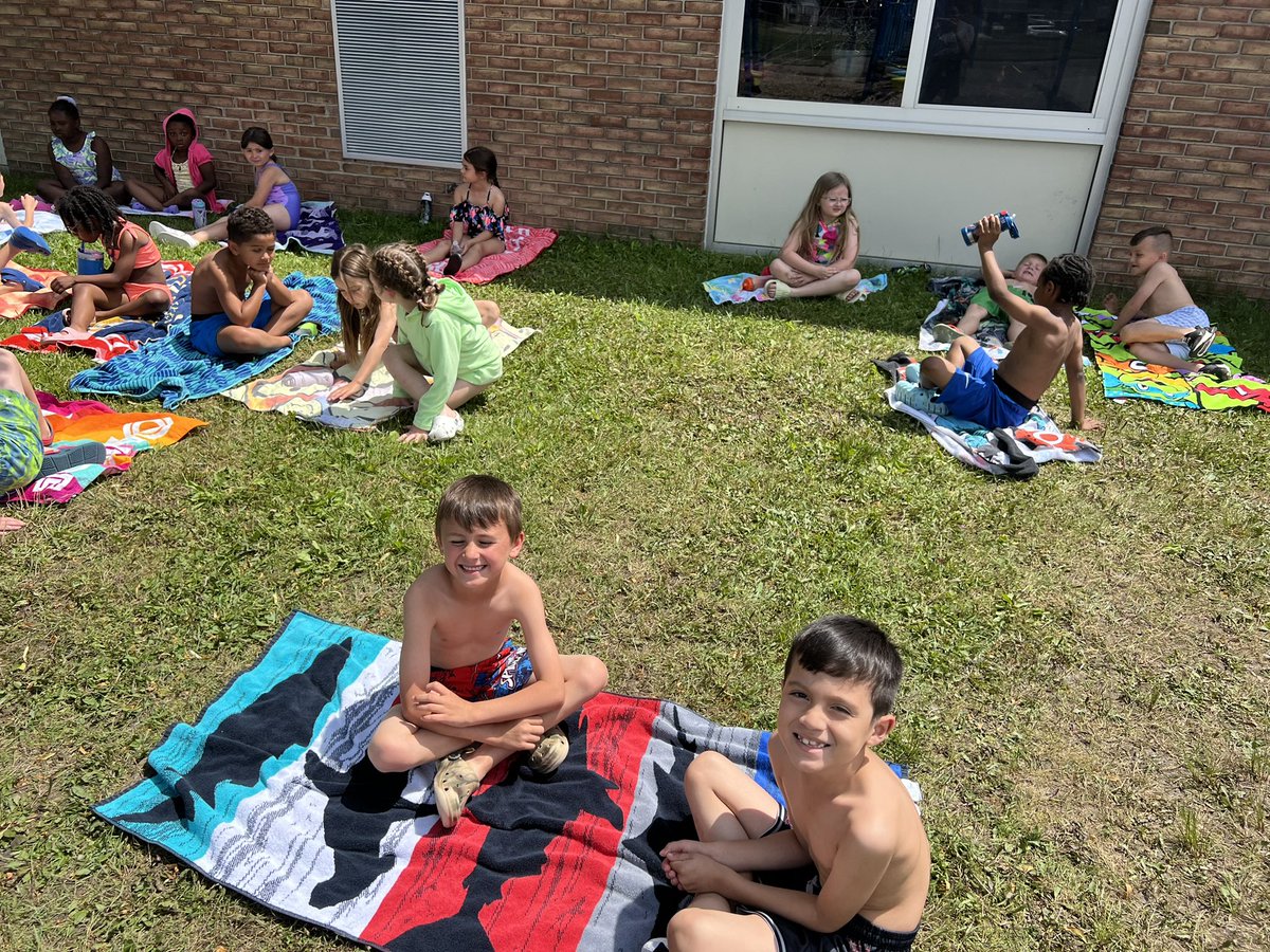 MrsMMatson's tweet photo. Happy water day!!!!!! Our favorite end of first grade tradition! ☀️🥳😎 https://t.co/Qo7YvvhpIl