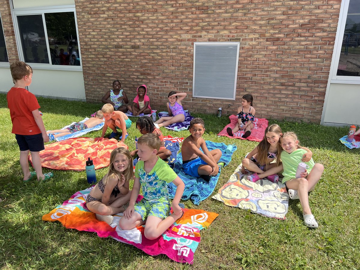 MrsMMatson's tweet photo. Happy water day!!!!!! Our favorite end of first grade tradition! ☀️🥳😎 https://t.co/Qo7YvvhpIl