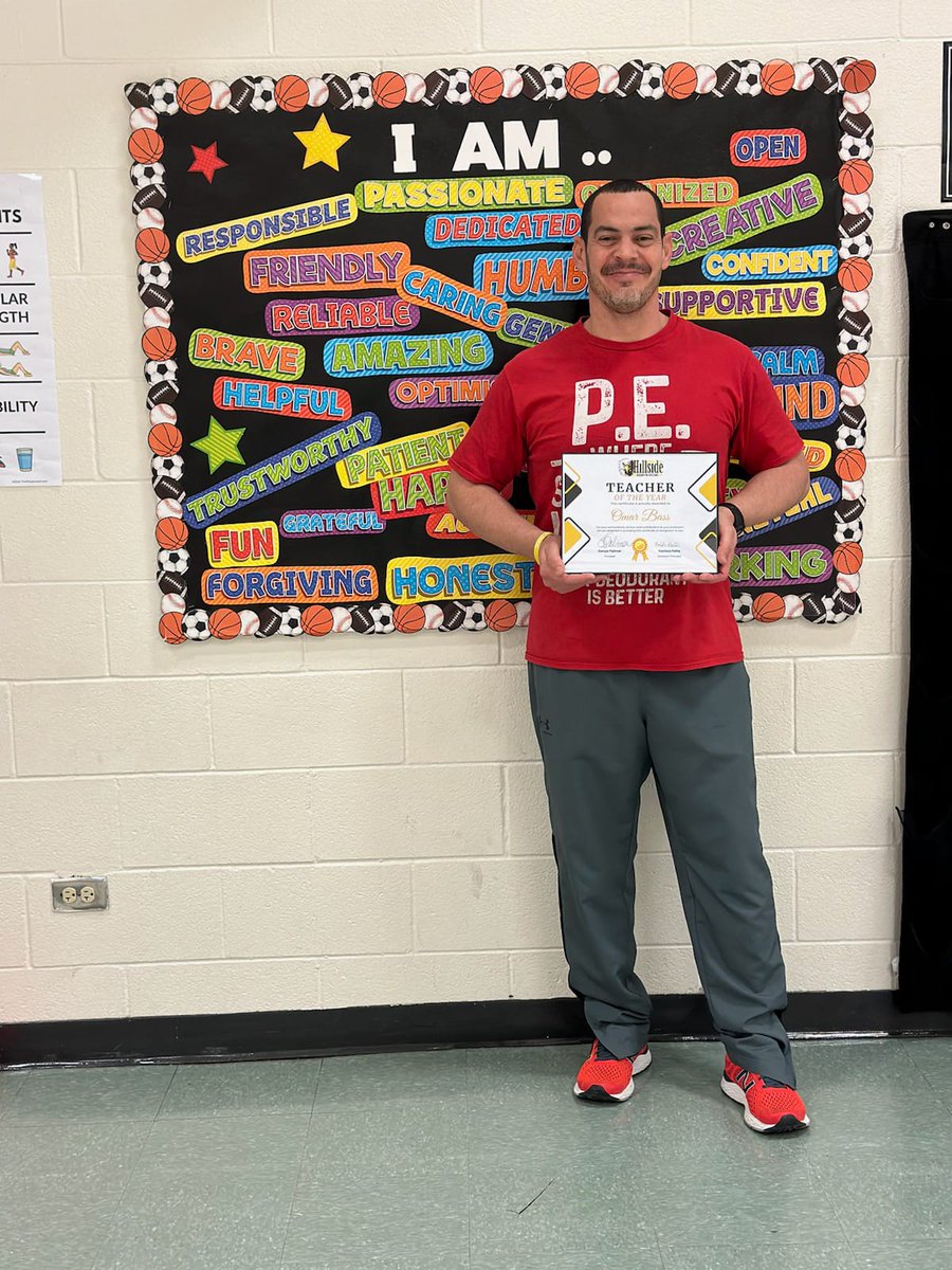 GISD_PE's tweet photo. Summer ☀️ Photo of the Day!
Celebrating our Hillside Academy Teacher of the Year, Mr. Omar Bass 🍎 ! Way to go Coach Bass 🎉!
#summer #PhysicalEducation #Health #MakePEfun #leadtheway
@Hillside_Eagles @gisdnews https://t.co/v1vC3igvBc