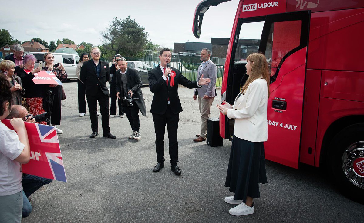 Delighted to welcome <a href="/AngelaRayner/">Angela Rayner</a> to my home of Doncaster East &amp; the Isle of Axholme today.  Really pleased to hear from her, &amp; to share some of our big local challenges.  We’re determined to make a difference for our communities. Vote Labour, Vote Lee.