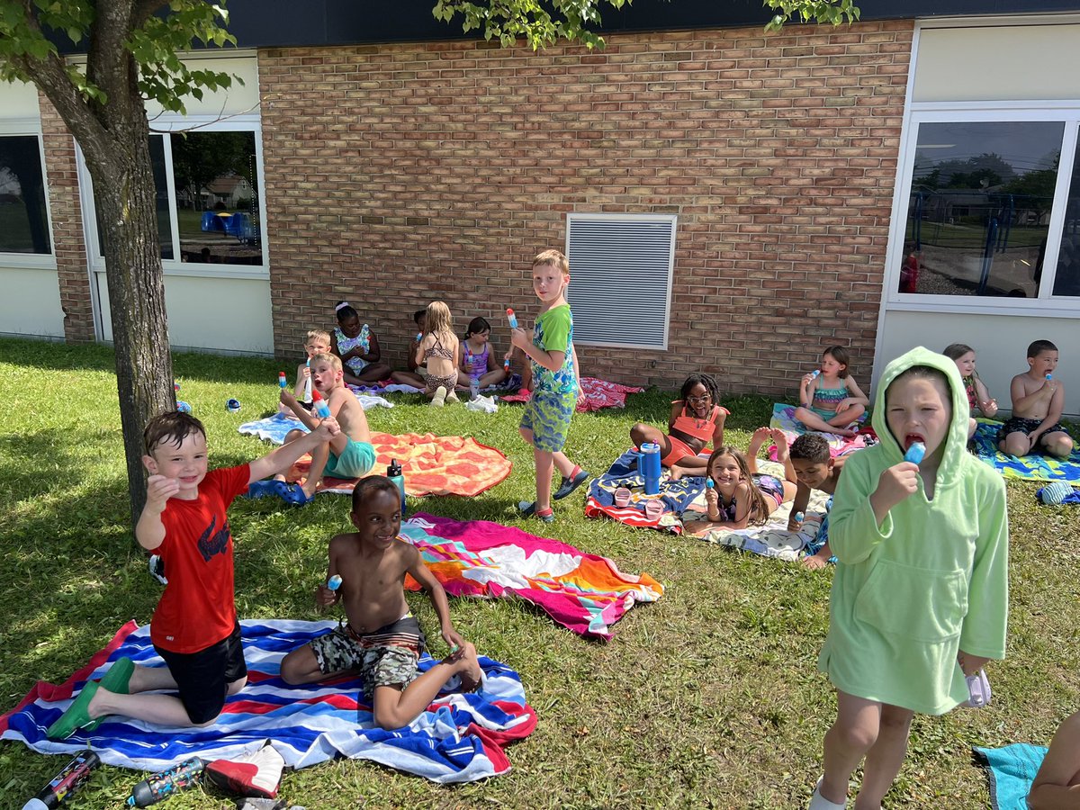 Cooled off with a popsicle!!! 🤩