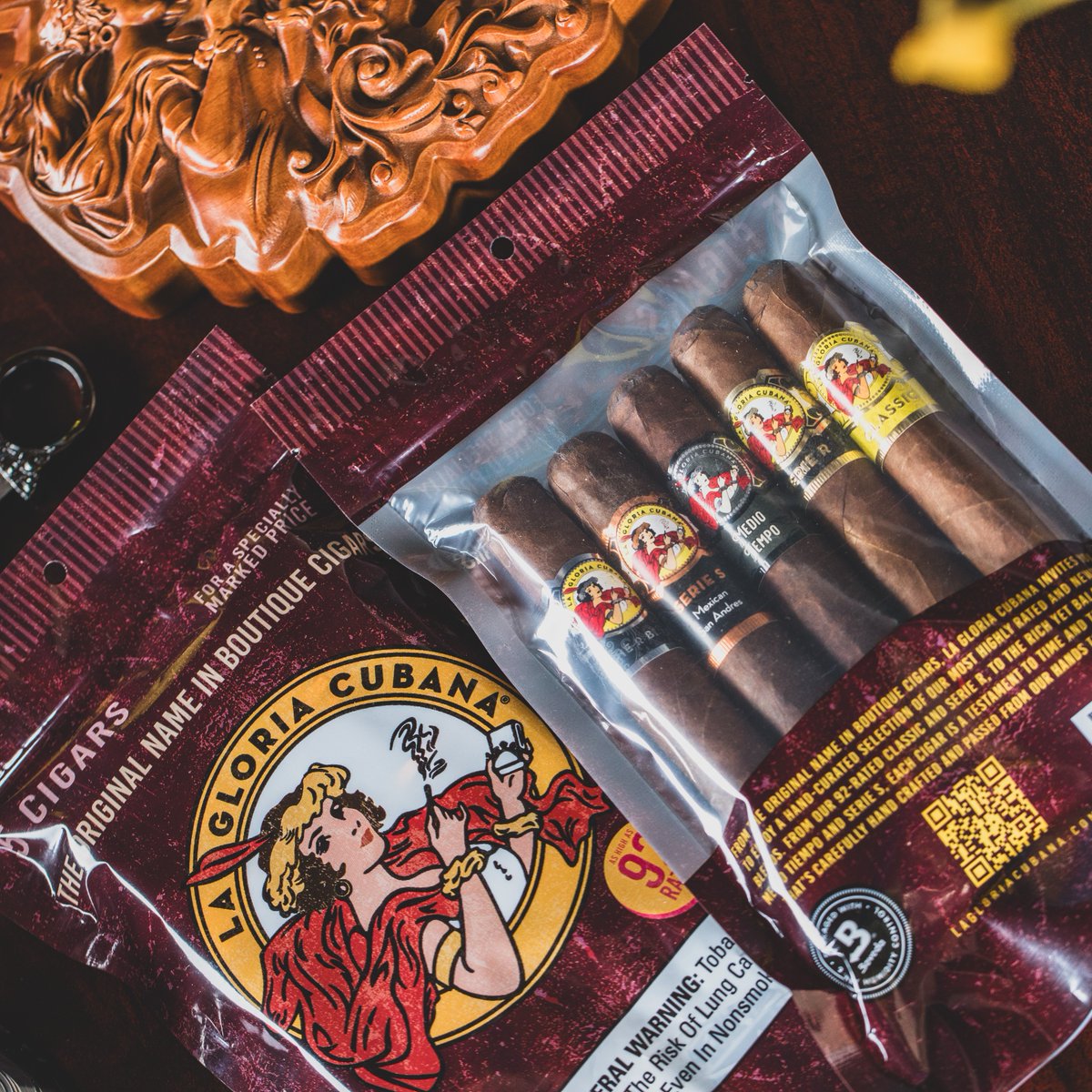 LaGloriaCubana's tweet photo. Experience five of our finest blends with the new La Gloria Cubana sampler. Each pack contains Classic, Medio Tiempo, Serie R, Serie R Black, and Serie S. 

Find this sampler near you here: https://t.co/noNIajiytl.

#LaGloriaCubana #NowSmoking #LadyLaGloria #Cigars #CigarLife https://t.co/3S37mSF542