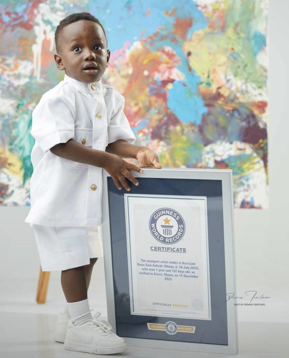 TheKomla_Adom's tweet photo. 1 year-old Ace Liam officially receives his certificate for being the youngest male artist in the world from @GWR 

❤️🔥 https://t.co/OgNpi8JC4j