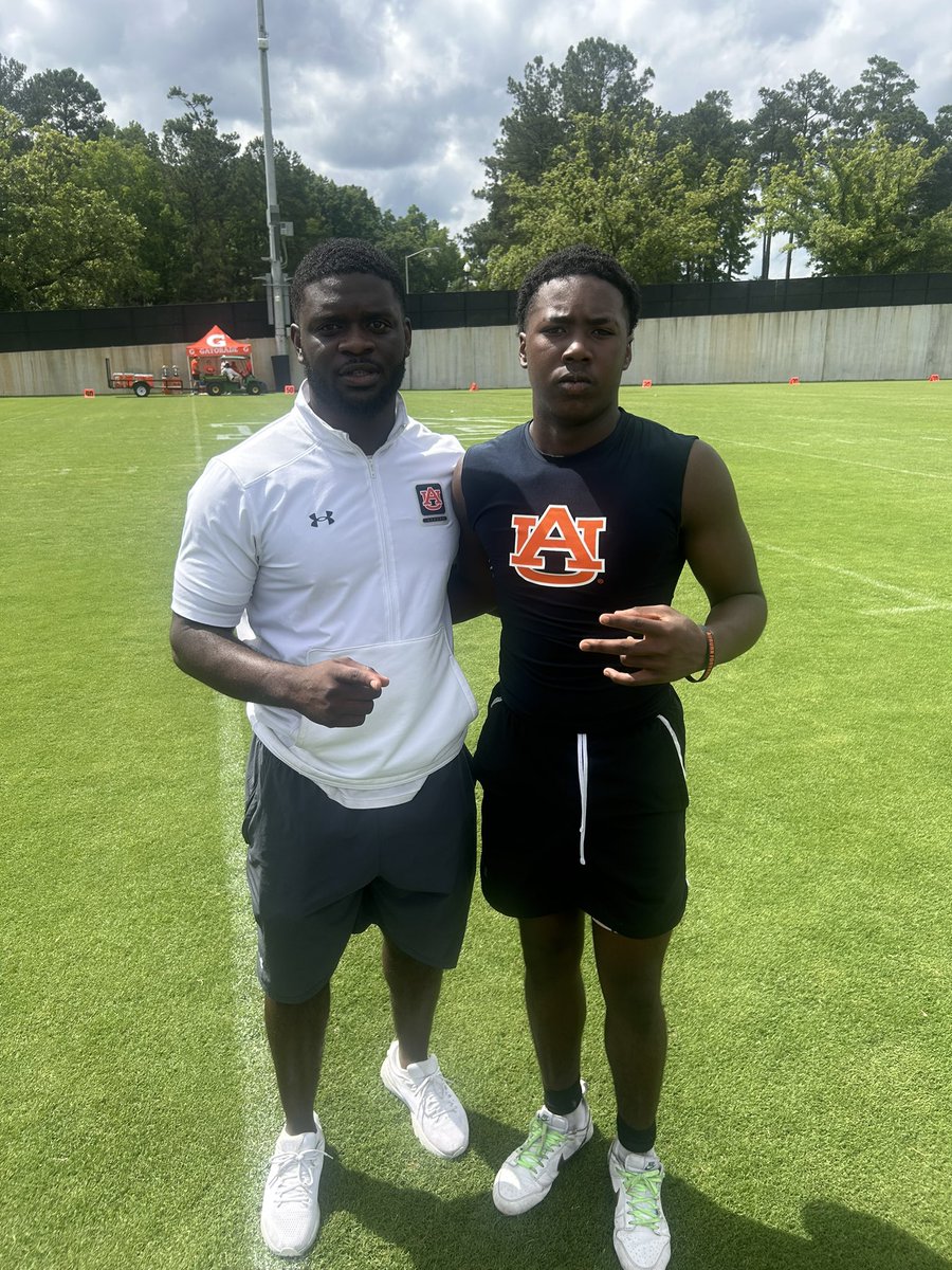 Cjsouth0819's tweet image. Had a Great Camp at the University Of Auburn. Learned a lot from @CoachDavisWR and the rest of the @AuburnFootball staff.@TeamJean_ @joshfloydHT @CoachECarroll @AL7AFootball @PrepRedzoneAL @AL_Recruiting