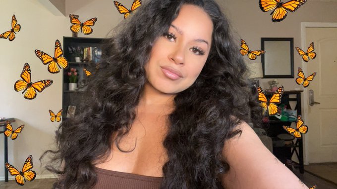 Join my live on @onlyfans   2pm PST on FREE! Daily post ,comedy &amp; content ,dance &amp; live streams 🤩🤣👇🏽  https://t<a class="tags" href="/tag/onlyfans">@onlyfans</a><a href="/tag/livestream"class="tags"><span>#livestream</span></a>