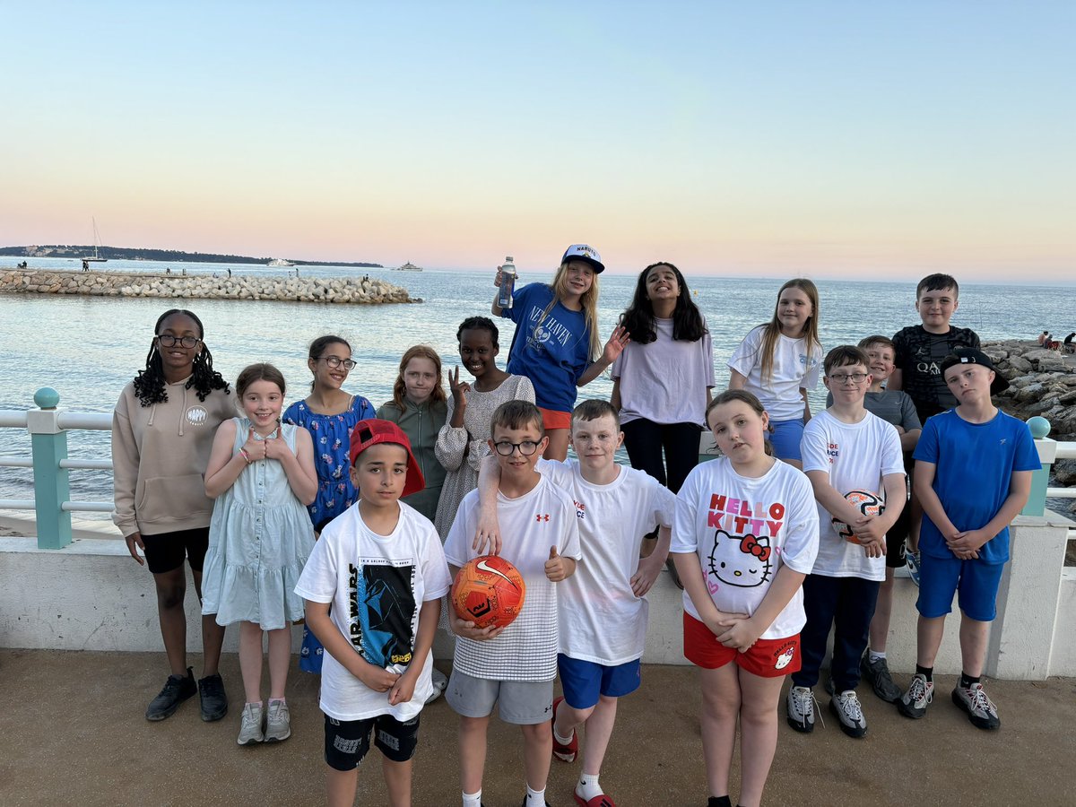 Cher Thomson tweet media