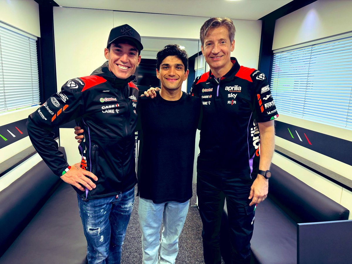 R_BastidasMora's tweet photo. . @ApriliaOfficial anunció hoy que el español, @88jorgemartin , será nuevo piloto del equipo a partir de la temporada 2025 de @MotoGP .

Martín ocupará el asiento que dejará Aleix Espargaró, terminando así el tiempo con Prima Pramac de Ducati del subcampeón mundial. https://t.co/JwvdbPw2Ld