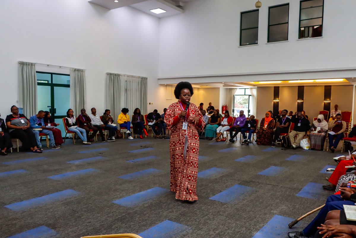 stelcheboi's tweet photo. @MsizaNosipho @elfafrica1 @voicetweetz @StretchersYouth @Josiahk_k @is_Loch @Edward_Kalya @WakoliCaren @Mwakoli1 @dickson_okongo @kimmismme What a joyous way to close out a project!
Indeed, no one was left behind. Let's all embrace the power of mentorship as we share knowledge, skills, and experiences to empower grassroots organizations to grow, thrive and be sustainable
#8YearsOfVoice #NowUs #linkingAndLearning https://t.co/GrvYqbcJvj