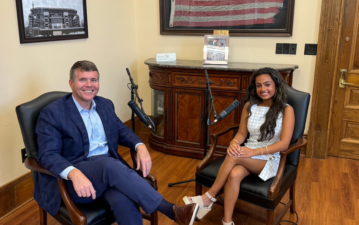 City of Tuscaloosa (@tuscaloosacity) on Twitter photo Thanks to Elevate, <a href="/TCSBoardofEd/">T🍏S Board of Ed</a> students can take up to 12 free hours of dual enrollment courses! 🎓
On this episode of Tuscaloosa Talk, Mayor <a href="/WaltMaddox/">Walt Maddox</a> speaks with <a href="/NorthridgeJags/">Northridge High</a> graduate Anushka Nichani about her dual enrollment experience.🎧 ➡️ tuscaloosatalk.com. Thanks to Elevate, <a href="/TCSBoardofEd/">T🍏S Board of Ed</a> students can take up to 12 free hours of dual enrollment courses! 🎓
On this episode of Tuscaloosa Talk, Mayor <a href="/WaltMaddox/">Walt Maddox</a> speaks with <a href="/NorthridgeJags/">Northridge High</a> graduate Anushka Nichani about her dual enrollment experience.🎧 ➡️ tuscaloosatalk.com.