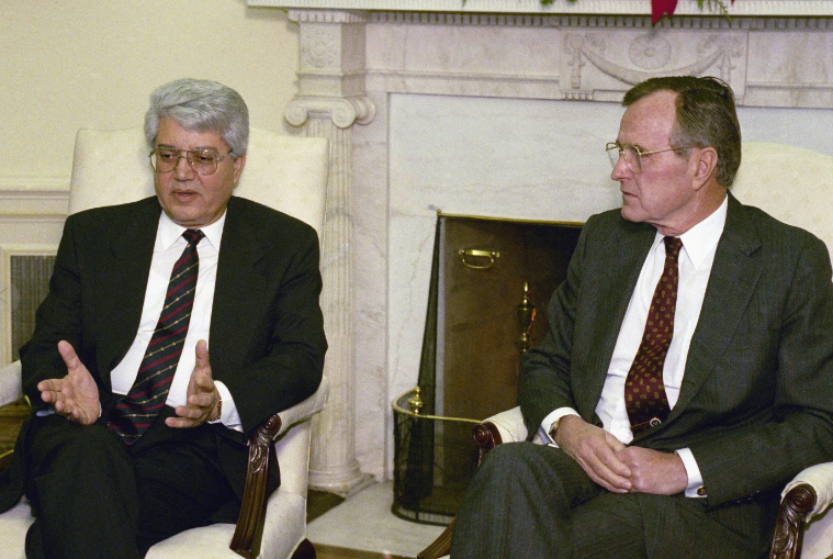 NewDelhiTimes's tweet photo. David Levy, Moroccan-born ex-foreign minister of Israel, dies at 86
#DavidLevy #Morocco #Israel
https://t.co/EBLrf9lrDP https://t.co/Gc1X0SIHgS