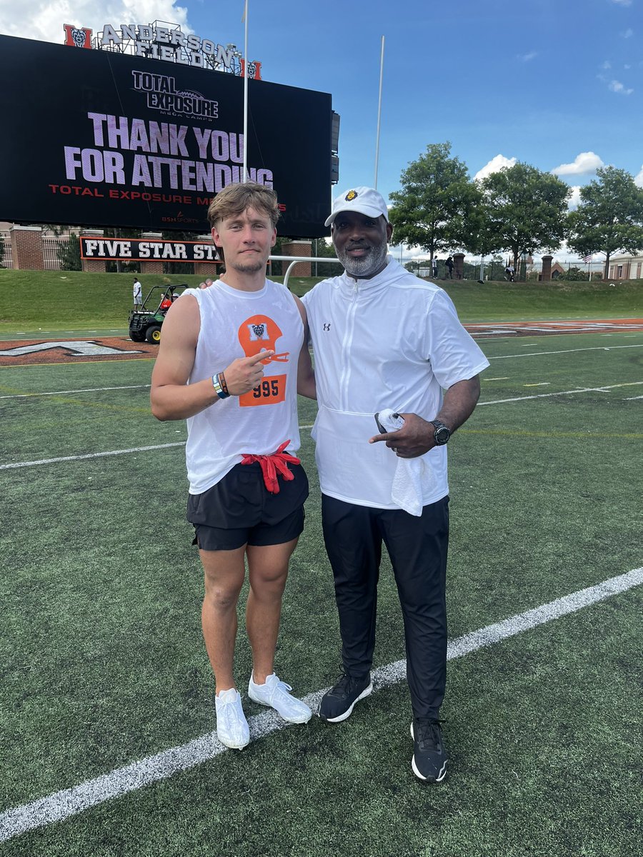 After a great camp, I’m blessed to receive an offer from <a href="/WarnerUFootball/">Warner Football</a> ‼️ <a href="/dburks88/">Dialleo Burks Sr.</a> <a href="/SnapWoodDLegend/">Coach Snap Wood</a> <a href="/CoachAdamHolley/">Adam Holley</a> <a href="/GrantMyers44/">Grant Myers</a> <a href="/CoachKRBJr/">Kevin Burnette Jr.</a> <a href="/CoachJLaw/">Jeremy Scott Law</a> <a href="/HeadCoachHurst/">Rick Hurst</a>