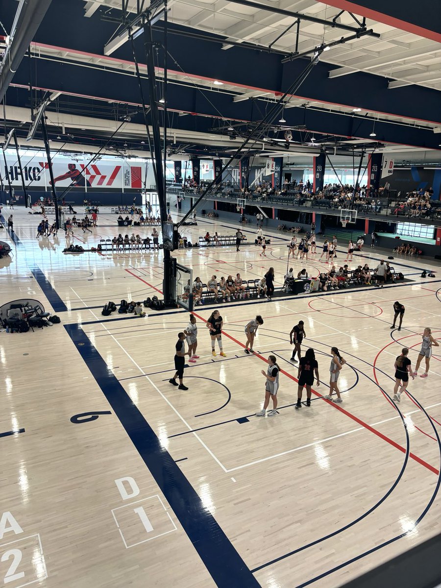 BrianLester8808's tweet photo. Congrats to ⁦@HLester_2026⁩ &amp; her teammate Mallie on the “All-Star” recognition from this past weekend’s hoop tournament!! ⁦@KansasEliteWBB⁩ ⁦@ow_owls⁩ https://t.co/1C75NLUl9E