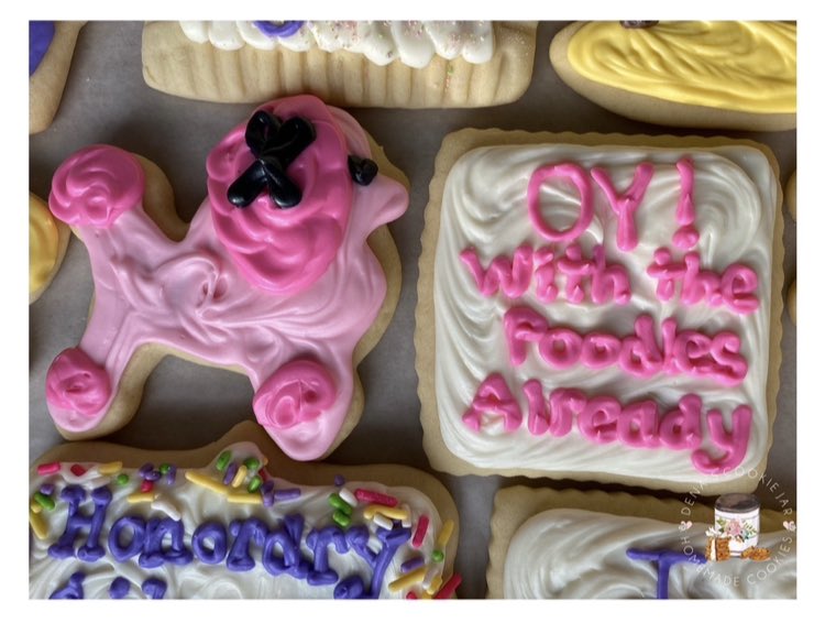 denascookiejar's tweet photo. ☕️ Gilmore Girls fans know what today is! ☕️ https://t.co/KcnQcpsvRM