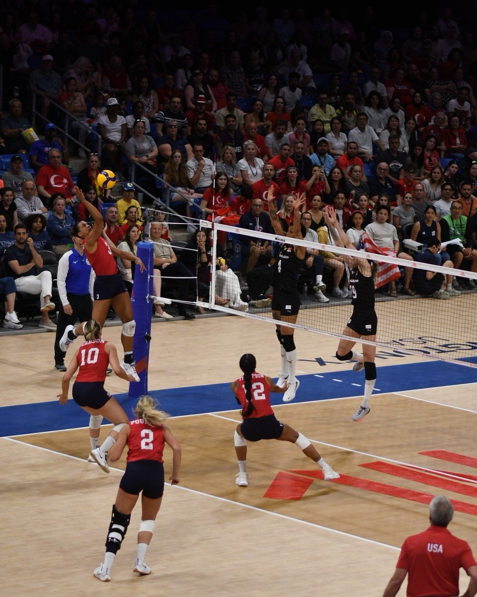 UTACollegePark's tweet photo. What an incredible time hosting VNL at College Park Center🏐We had an amazing turnout, huge thanks to everyone who joined us and made it so special! Share your favorite photo with us below⬇️🎉 #VolleyballNationsLeague #CPCLive
@visit_arlington @DTarlington https://t.co/2lKgM74Rkg