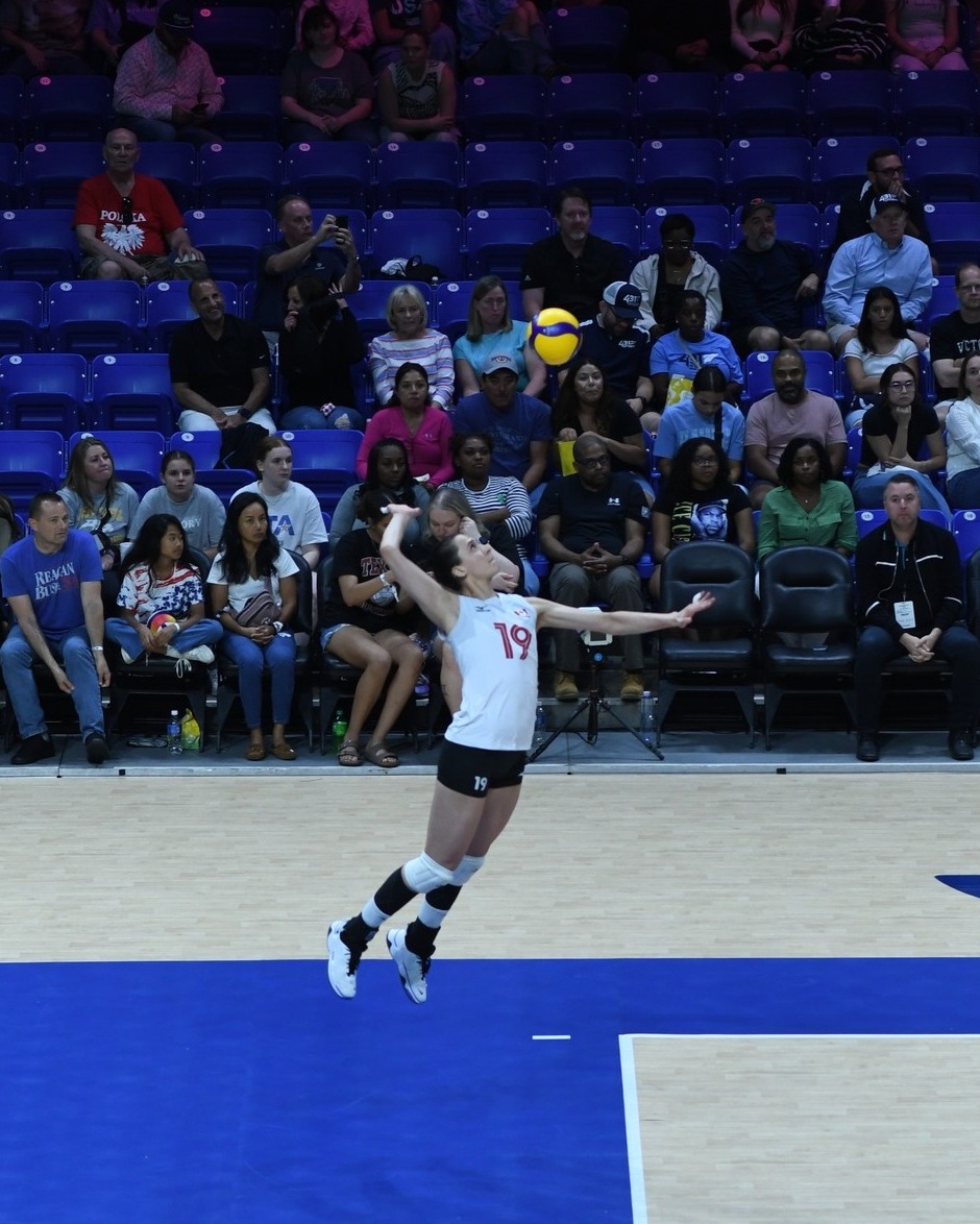 UTACollegePark's tweet photo. What an incredible time hosting VNL at College Park Center🏐We had an amazing turnout, huge thanks to everyone who joined us and made it so special! Share your favorite photo with us below⬇️🎉 #VolleyballNationsLeague #CPCLive
@visit_arlington @DTarlington https://t.co/2lKgM74Rkg