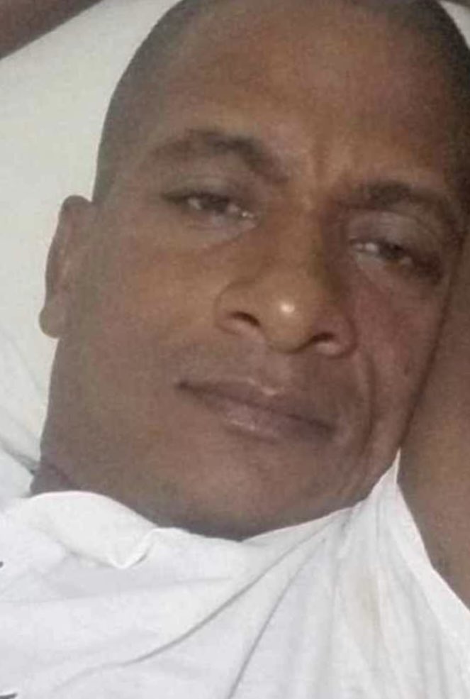 🚨URGENTE🚨 Me confirman que el presos político Alexander Guillermo Martínez Amoroso se encuentra plantado en el Combinado del Este hace poco más de una semana.
Alexander es de esos tantos presos políticos que la familia no ha denunciado y no había acceso ni si quiera a una foto,